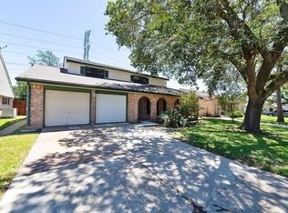 11843 Meadowtrail Ln, Meadows Place, TX 77477