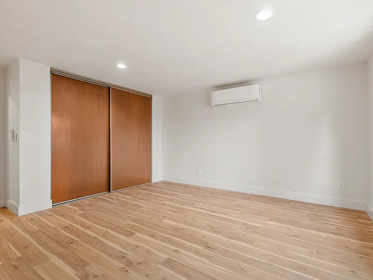 Primary bedroom w/ AC + Heat