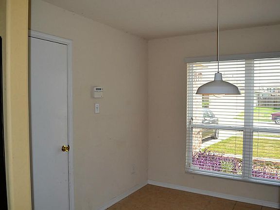 Breakfast Nook with access to Garage