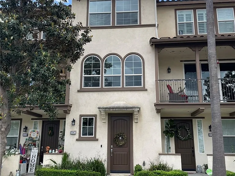 810 E Promenade #C — Photo 1