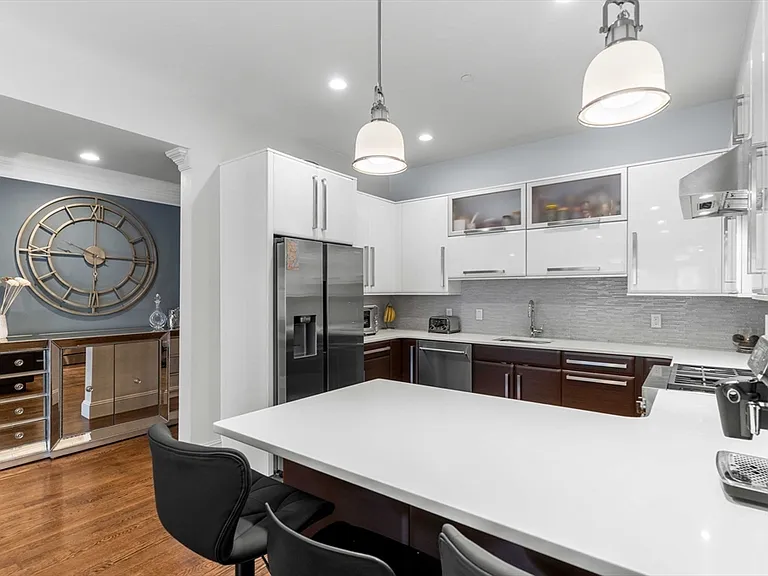 1471 Beacon St #Penthouse 10 — Photo 16