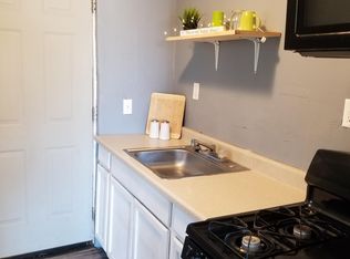 1204 West Dr APT F, Bakersfield, CA 93305