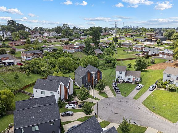 3rd image of 602 Newhall Dr