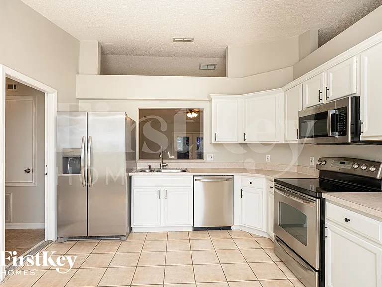 213 Autumn Ridge Rd — Photo 8
