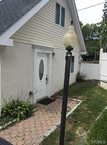 1st image of 305 Daisy Ln