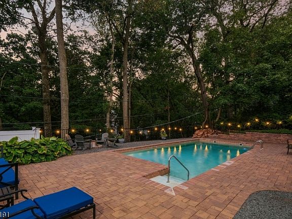 3rd image of 17A Glenside Rd