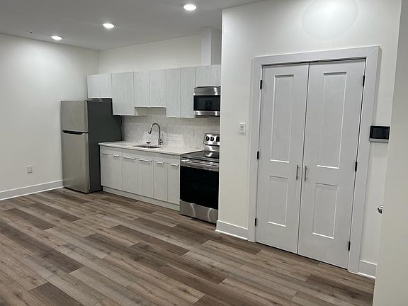4th image of 4148 Parkside Ave