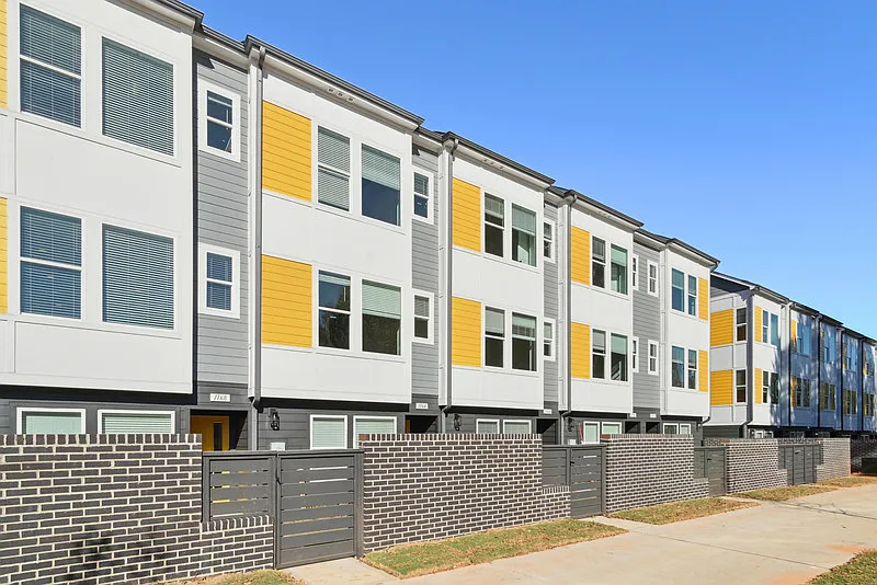 Enderly Towns - Townhomes for Rent in Charlotte, NC - Enderly Neighborhood — Photo 3