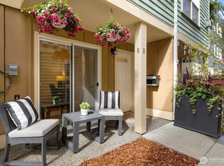 335 16th Ave E UNIT B, Seattle, WA 98112