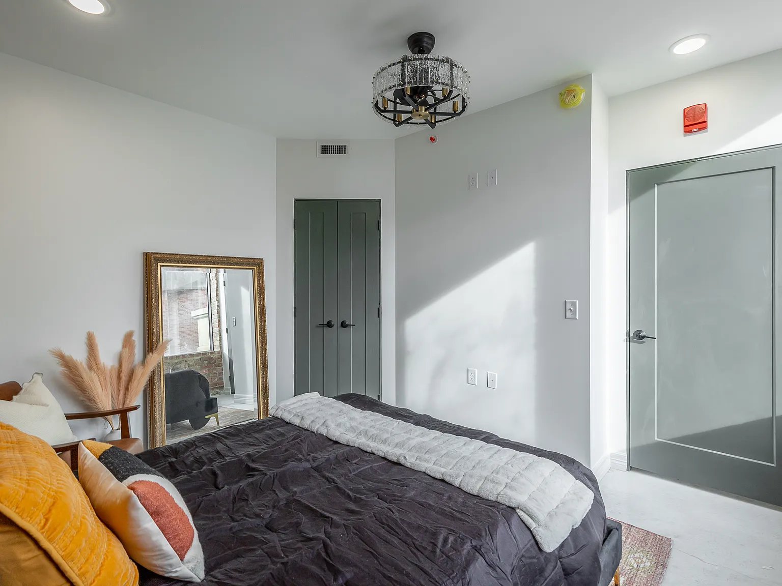 117 East 7th Street - 206 — Photo 2