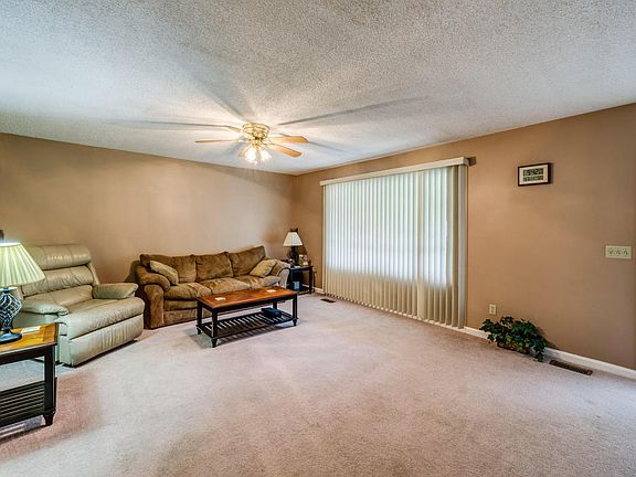 3rd image of 431 Breckenridge Dr