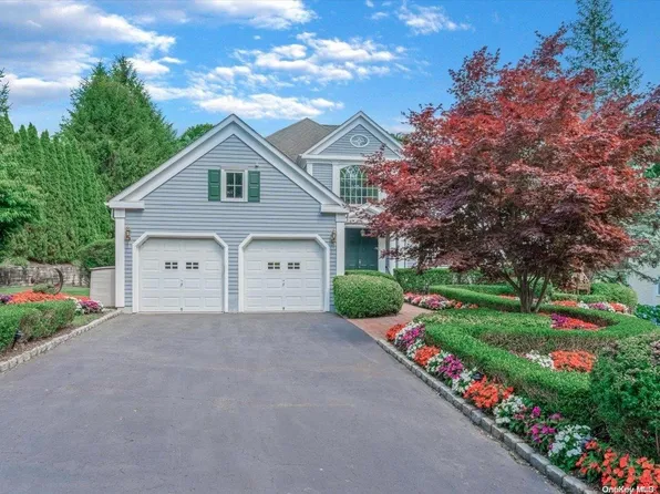 19 Gracewood Drive, Manhasset, NY 11030