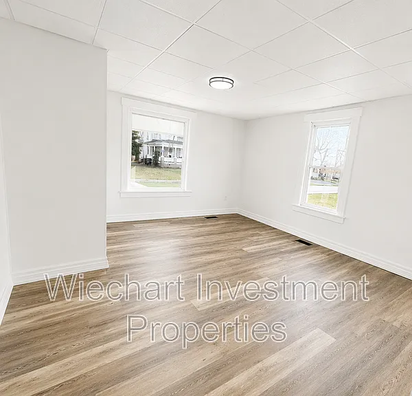 924 W Wayne St — Photo 6