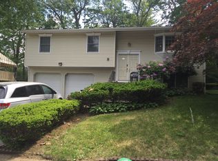 10 Bedford Ct, Spring Valley, NY 10977