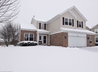 101 Gorham Ct, North Aurora, IL 60542