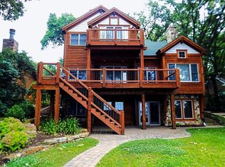 2703 1st St, West Okoboji, IA 51351