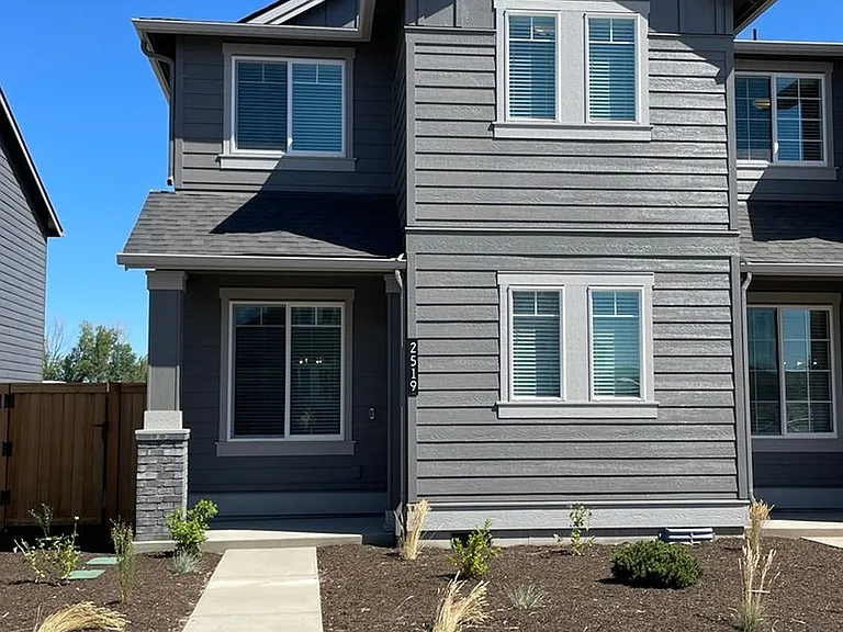 2519 NW Spruce Cone Ln — Photo 1