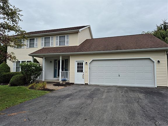 3rd image of 110 Cedarcrest Ln