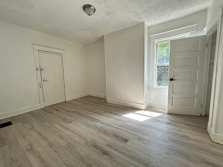 3719 Laclede Ave — Photo 5