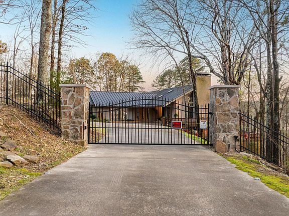 3rd image of 15005 Cooper Orbit Rd