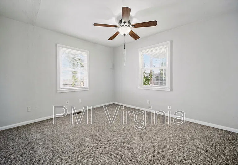 3310 Glasgow St — Photo 11
