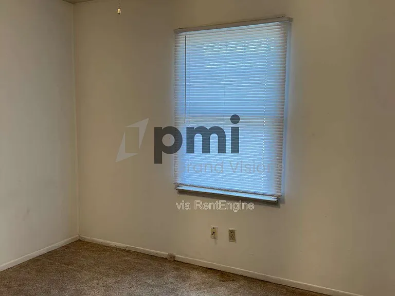 1612 University Dr — Photo 9