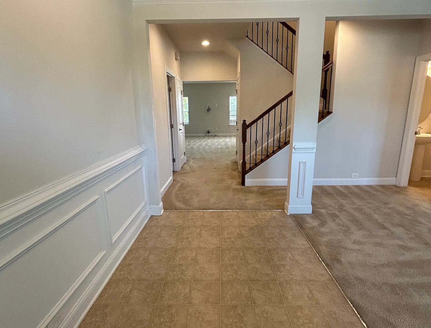 3 bed, 4036 sqft, $2,550 — Photo 3