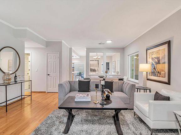 3rd image of 990 La Mesa Ter Unit K