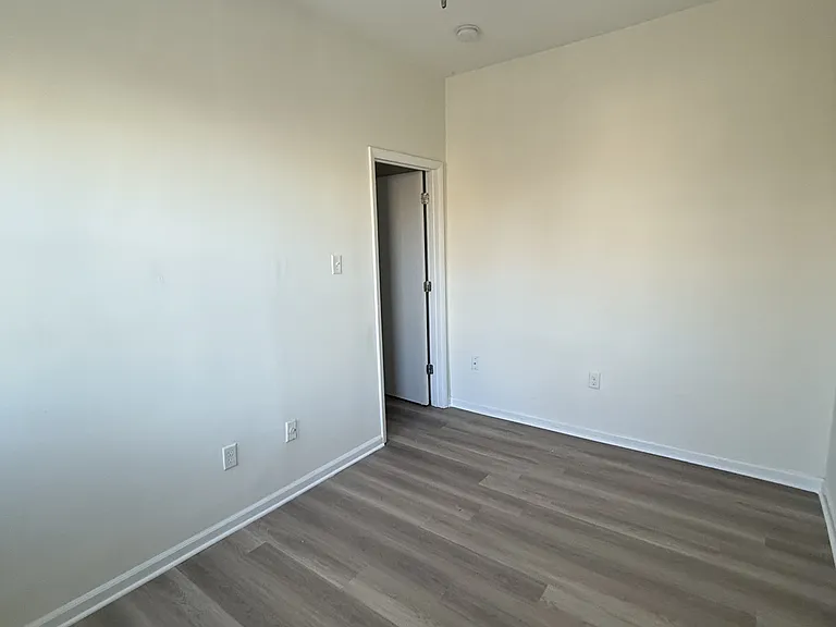 660 Kenyon St NW #7 — Photo 7