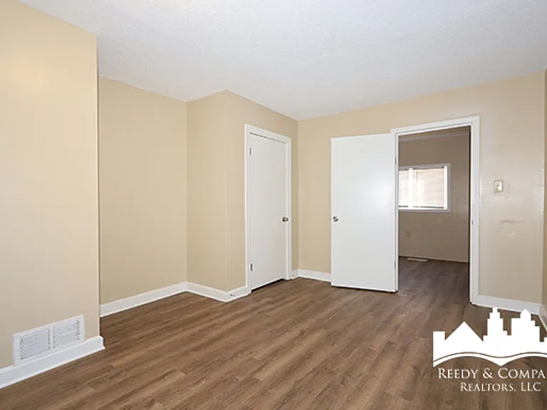 3733 Miami Ave — Photo 7