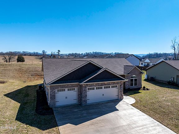 4th image of 200 Addie Marie Dr