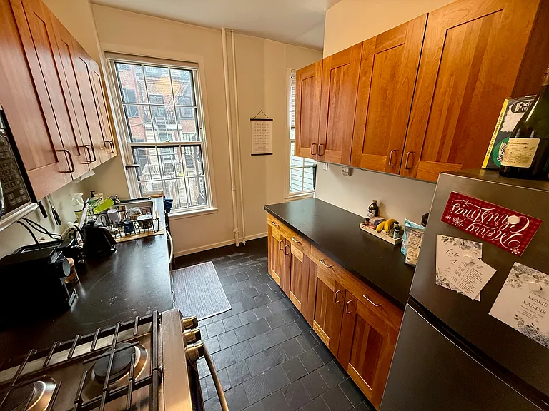136 Myrtle St — Photo 6