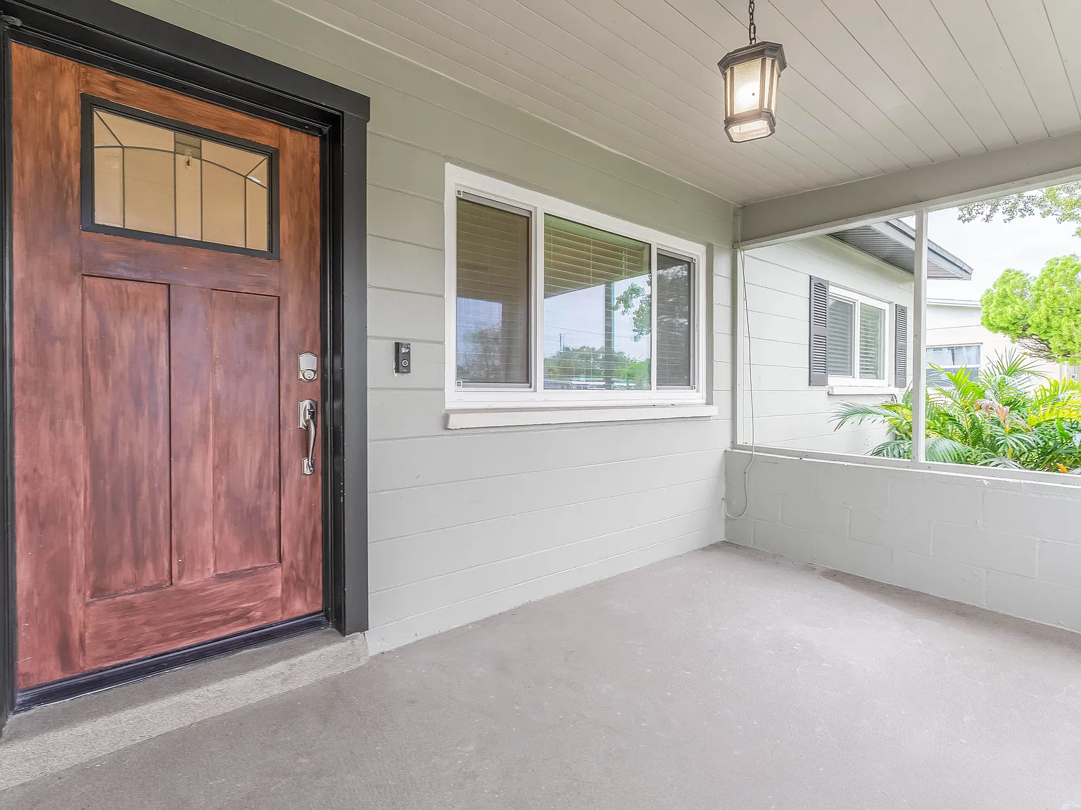 3 bed, 1.0 bath, 915 sqft, $2,350 — Photo 2