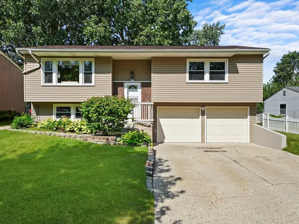6850 Plum Tree Ln, Hanover Park, IL 60133