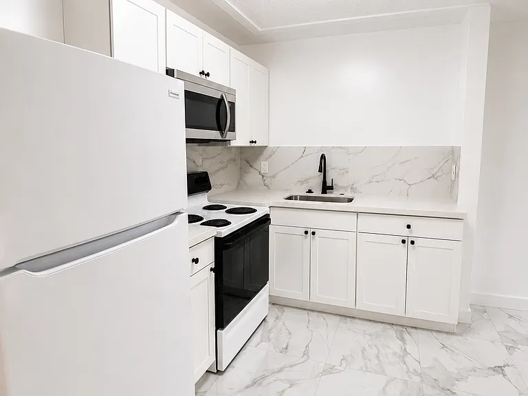 21150 Gertrude Ave #H5 — Photo 12