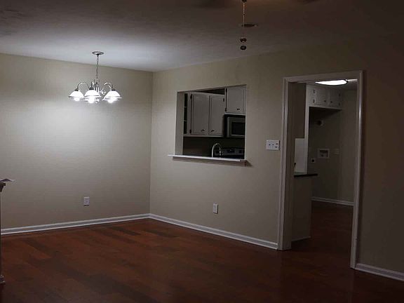 4th image of 327 Denbigh Blvd