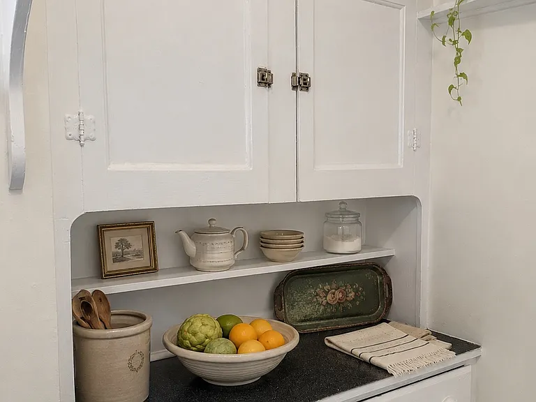 40 Linnaean St #12A — Photo 5
