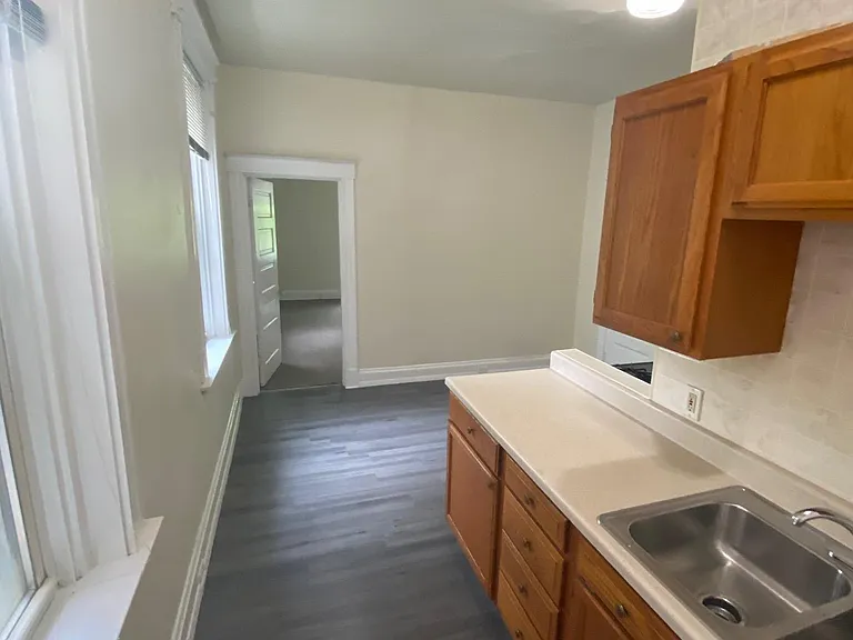 2247 Flora St #1B — Photo 5