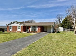 402 Hoffman St, Lawrenceburg, TN 38464