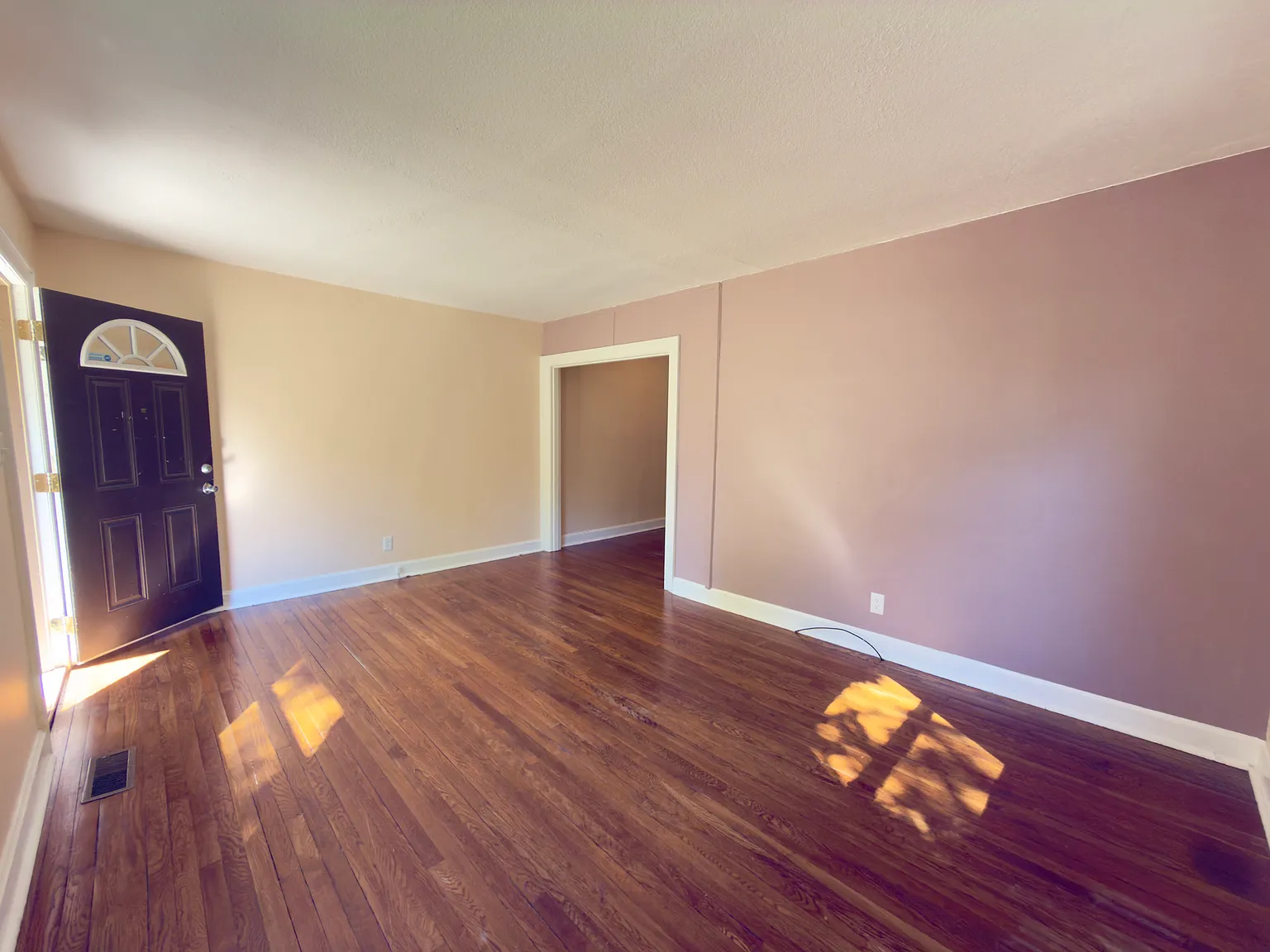 2 bed, 1050 sqft, $1,050 — Photo 3
