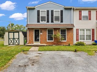 101 Maplewood Ln, Maytown, PA 17550