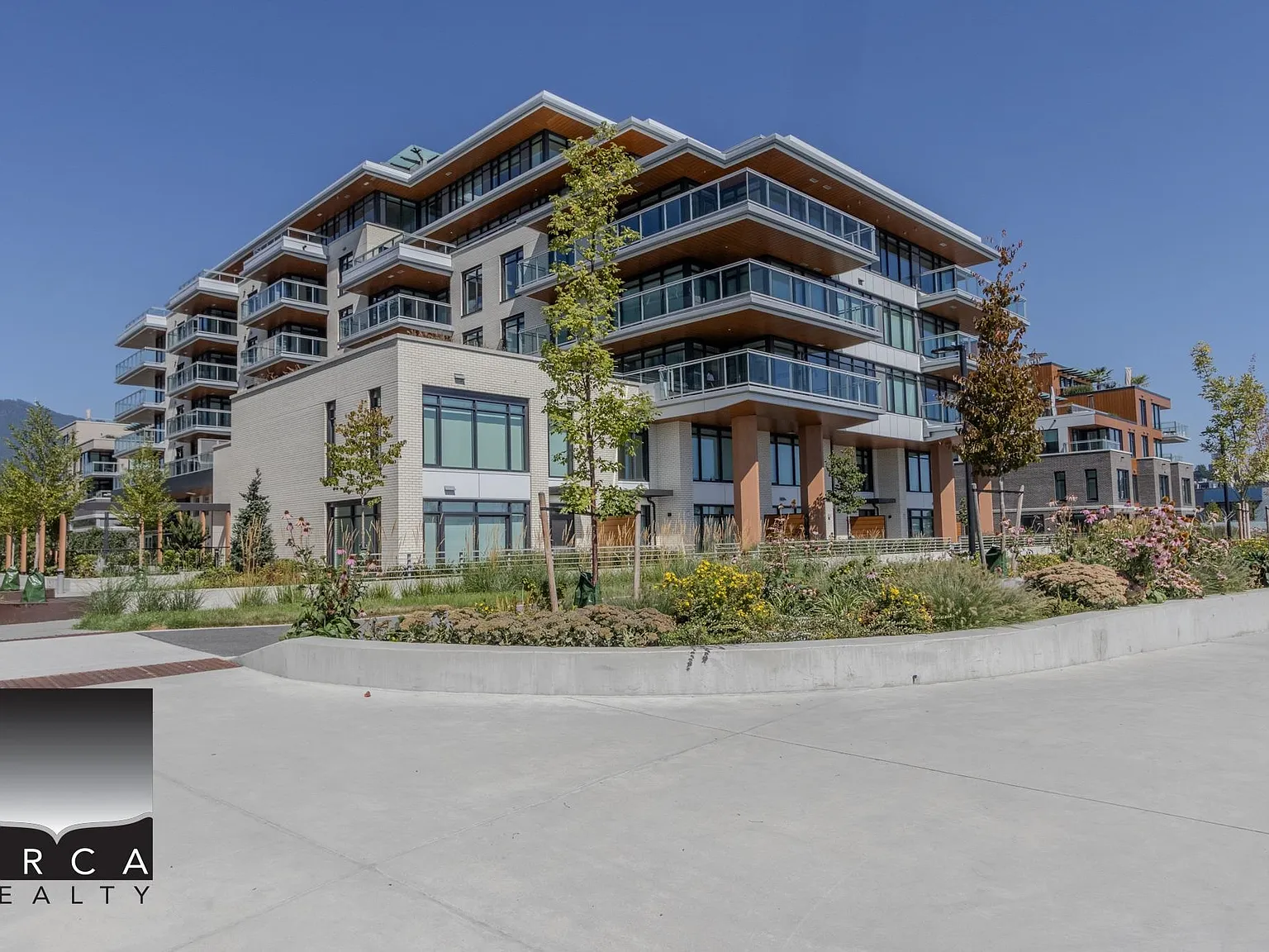 2 bed, 883 sqft, $4,200 — Photo 1