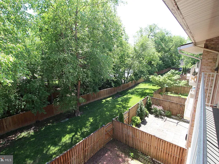 2833 Kalmia Lee Ct #302 — Photo 2