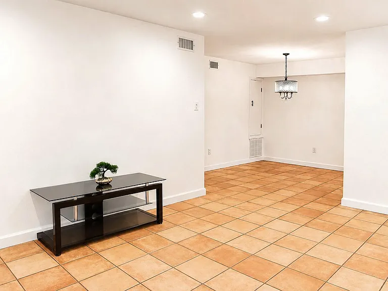 2744 Briarhurst Dr #31 — Photo 9
