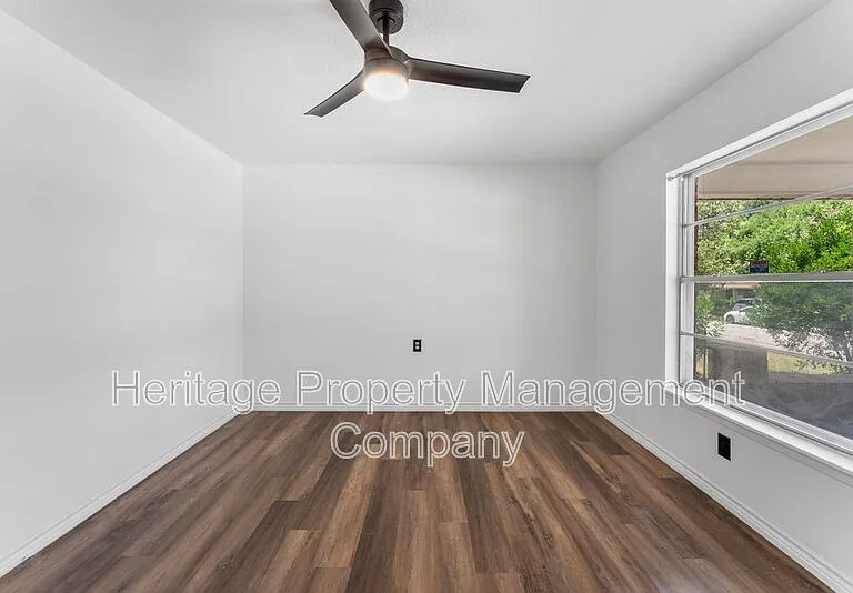 3614 Versailles Dr — Photo 7