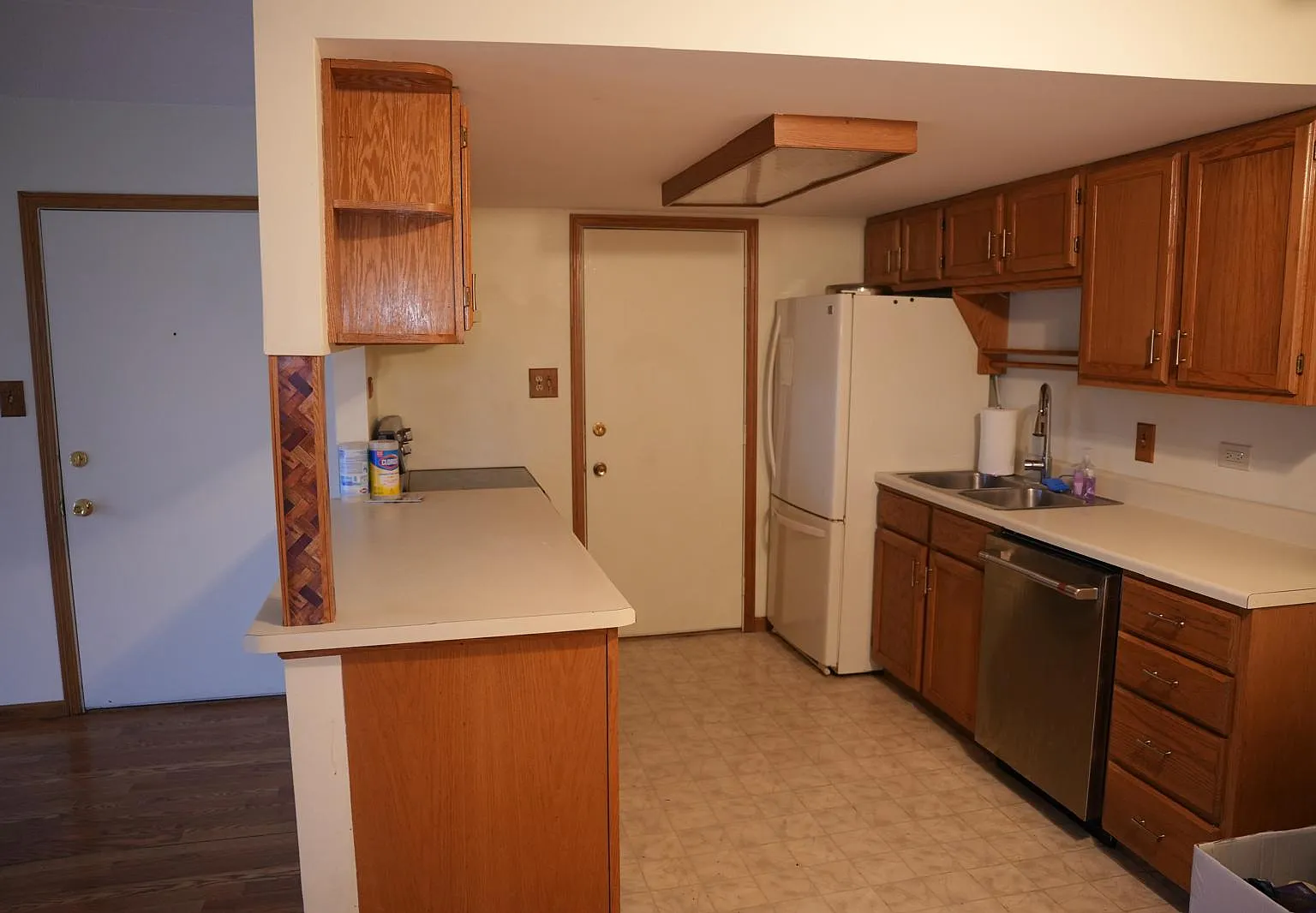 2 bed, 1000 sqft, $1,800 — Photo 4