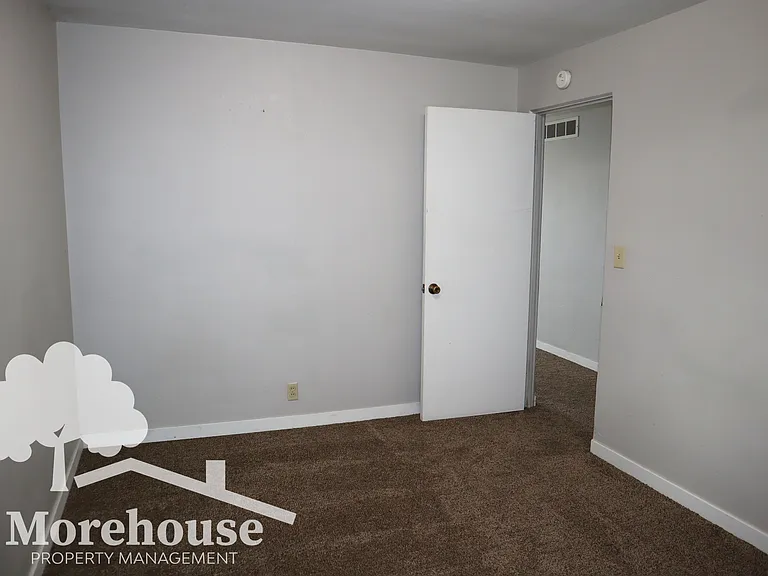 2404 S Stanley St — Photo 11