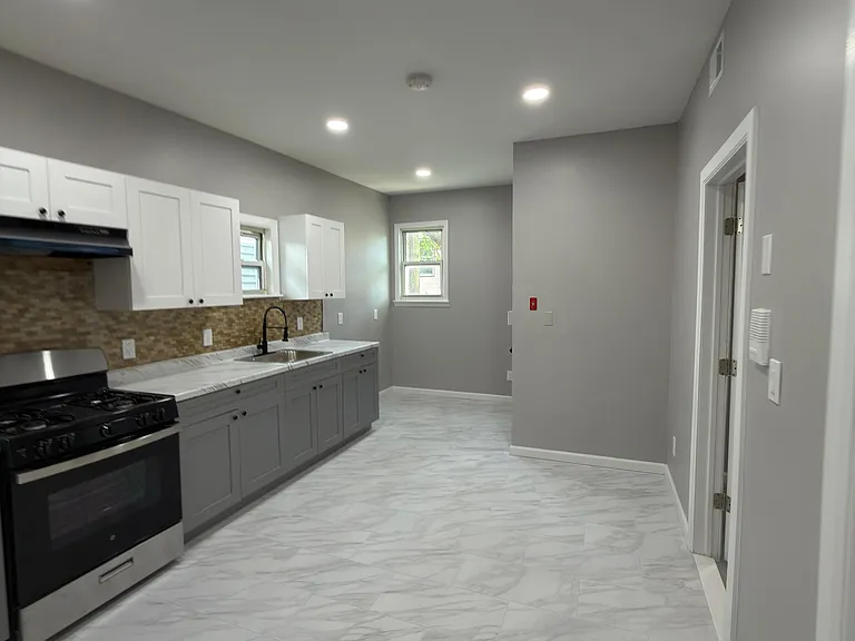 190 Fulton St #1 — Photo 1