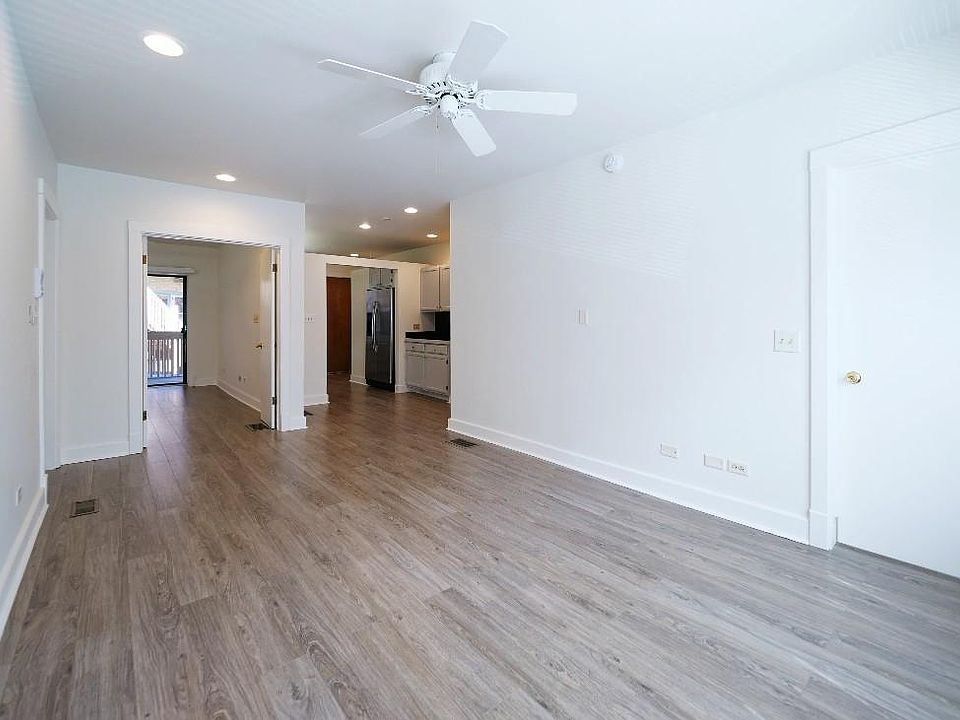 1st image of 3065 N Clybourn Ave #1