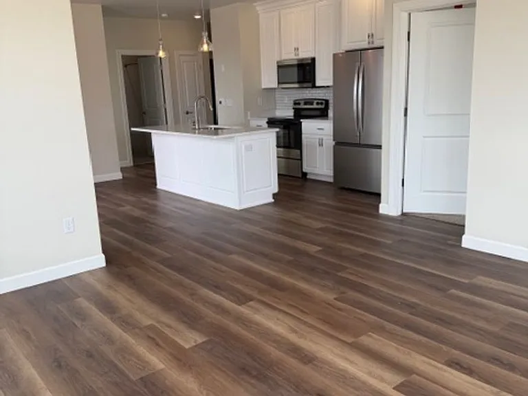 Brand New - War Eagle Apartments in the River Point District — Photo 34